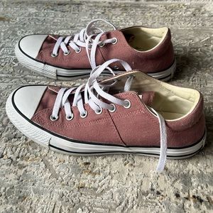 Blush Mauve Women’s Sz 10 Converse Chucks Sneakers